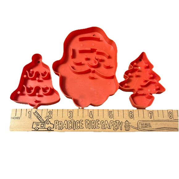 Vintage L.T.T.C 1978 Red Plastic Christmas Cookie Cutters Santa Small Bell Tree - Picture 4 of 5